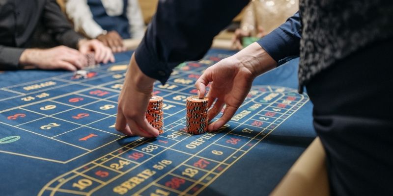 Comparing Odds Across Markets and Games